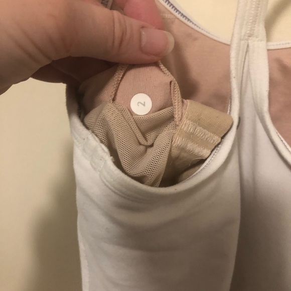 Lululemon Toronto vs Everybody Tank - Picture 4 of 4